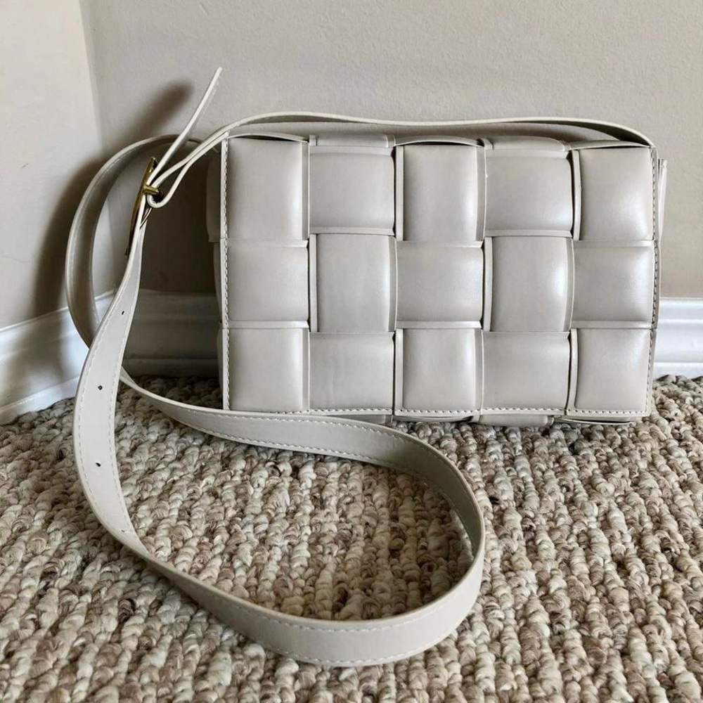 Cassette woven purse